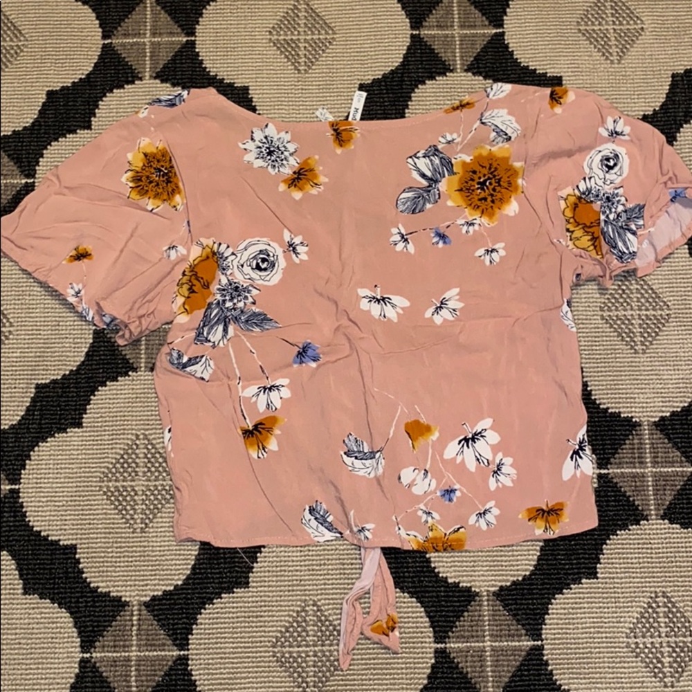 3 for $12 pink crop top - Picture 2 of 6